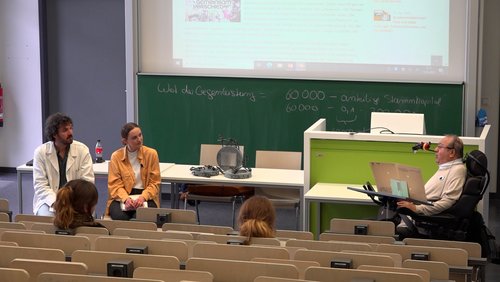 Mode an der Hochschule Bielefeld - Professor Philipp Rupp und Studentin Isabel Niemann