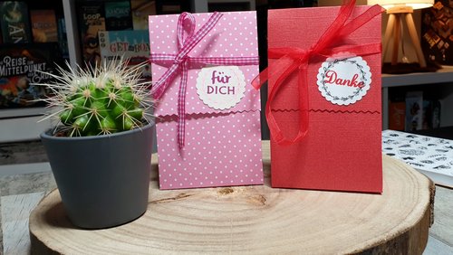 dakrela: Geschenkschachtel selber basteln - Tüte mit Boden für kleine Geschenke
