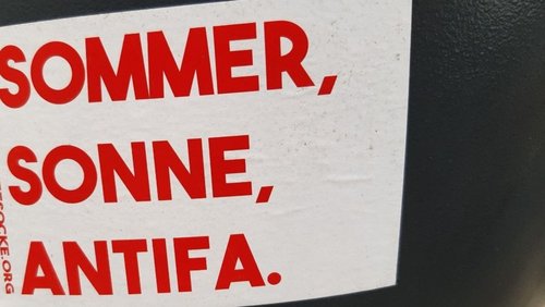 antenne antifa: Soziologe Andreas Kemper kommentiert Umfragewerte zur AfD