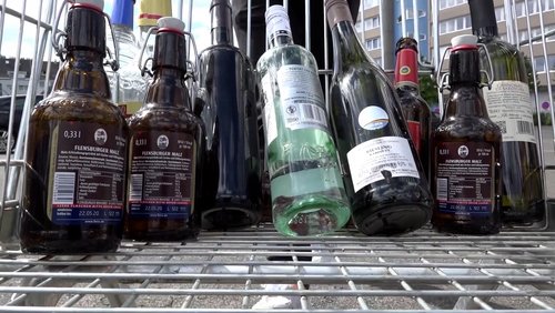 Alkohol - Ein Hilfeschrei, Ratgeber und mehr: Alkoholkonsum in der Corona-Pandemie