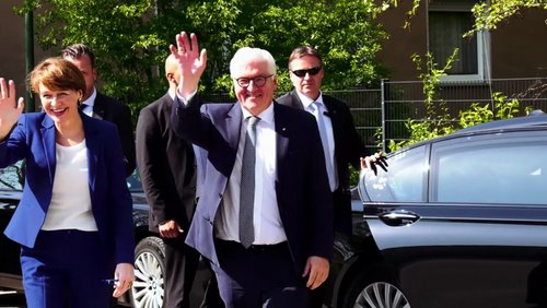 YOUNGSTERS: Bundespräsident Frank-Walter Steinmeier in Dortmund