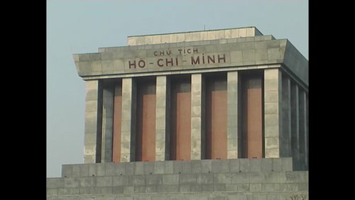 Gegen seinen Willen – Ho Chi Minh Mausoleum in Vietnam