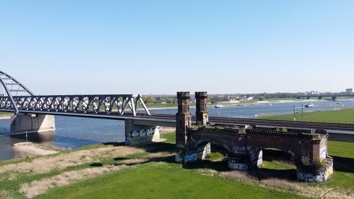 Drohnenflug über die König-Wilhelm-Brücke
