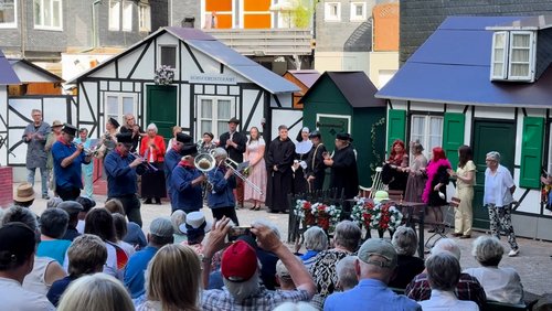 "Die Wuppertaler Schwebebahn" auf der Volksbühne Lüttringhausen