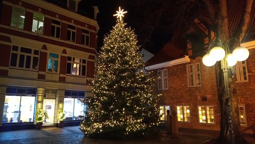 Hier und Jetzt: Weihnachtsbräuche auf der Welt