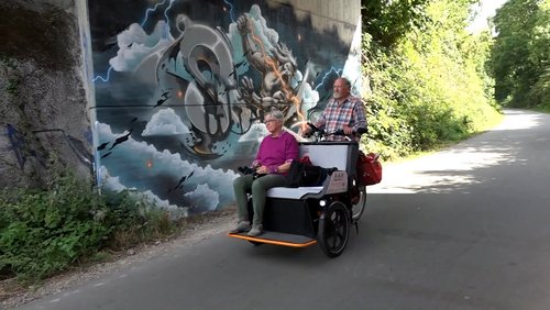 Mit der Rikscha über die Wuppertaler Nordbahntrasse