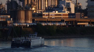 Hier und Jetzt: Gedankenexperiment Rhein, Migräne, Stadterlebnisse
