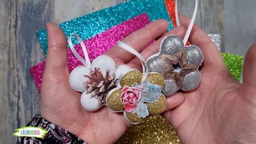 dakrela: Weihnachtsbaum-Anhänger aus Glitzer-Moosgummi