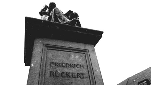 Die Nabel-Show: "Trick 17" im Bratwurst-Land