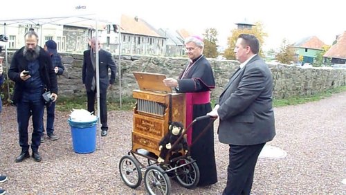 MNSTR.TV: Erzbischof Bentz wechselt Amtssitz, Workshop mit Clown Fidelidad, Münster ohne Krieg