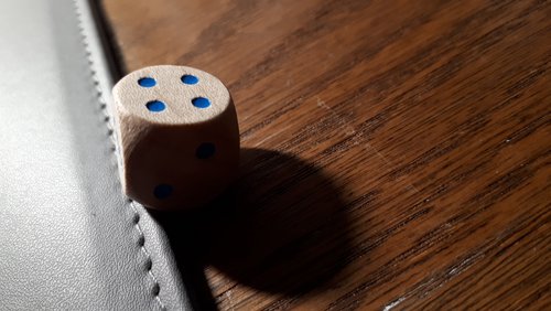 Die Nabel-Show: Politiker im Pflaumenbaum