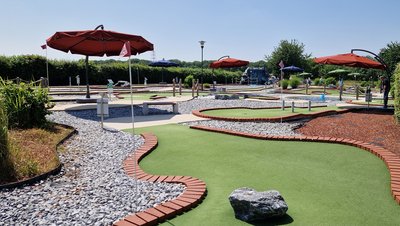 Hier und Jetzt: Mit Pflanzen sprechen, Minigolf Arena Köln