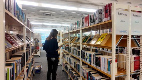 com.POTT: Bezirksbibliothek Rheinhausen