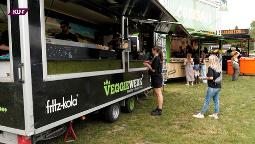 Nahaufnahme: Foodtrucks auf dem Juicy Beats