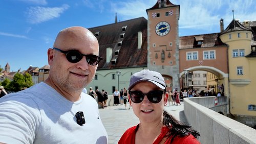 Anna und Olli reisen: Ist Regensburg wirklich so schön? Ein ehrlicher Stadtrundgang