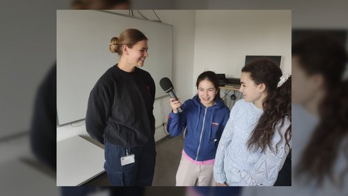 Brainfood: Mediencamp on Tour bei der Feuer- und Rettungswache 1 - Jil Jodeit, Angriffstrupp