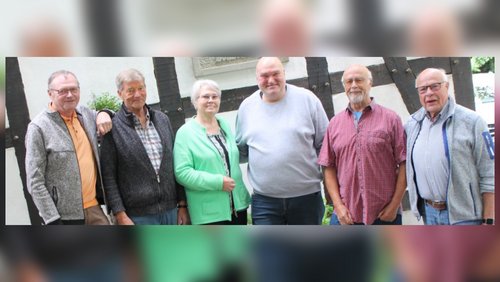 Plattmaakers in NRW: Platt op diär Bäomerg bui Waosten - De Sendunge