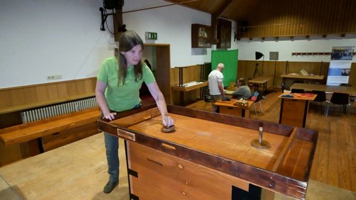 Alte-Welt-Spiele-Wagen in Aschbach