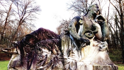 Die Nabel-Show: Ein Monat mit einem R drin, A Trip Down Memory Lane