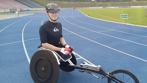 Hier und Jetzt: Jannis Honnef - Rennrollstuhlfahrer, Spendenaktion von "RYZON Bonn Triathlon"