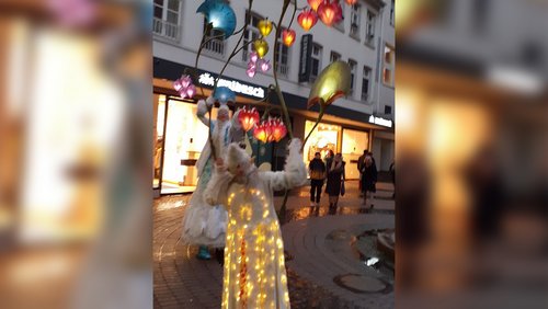 Krefelder Kulturcocktail: "Einkaufen bei Kerzenschein" in Krefeld, Ausstellung "Prestigesache"