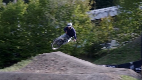 Werksgelände: "iXS Dirt Masters Festival 2023" in Winterberg - Zweiradmechaniker Steve Schönherr im Interview