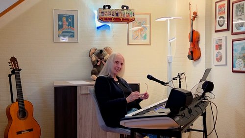 Angelika Pauly: "Krumme Noten"