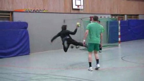 Top Sport: Altherren-Handball, "Schlag den Bertrand"