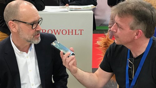 Der LeseWurm: Simon Beckett auf der Leipziger Buchmesse, Oliver Niesen von "Cat Ballou"