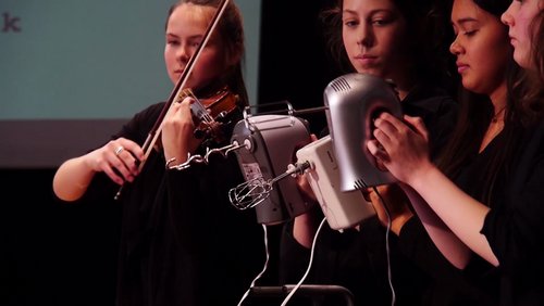 FLUX: Studieren ohne Facebook, "Jugendfestival für Zeitgenössische Musik", Smartphone-Sucht