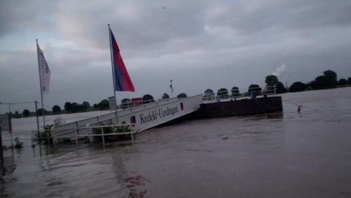 Rheinhafen Krefeld - Hochwasser 2 nach Flutkatastrophe in der Eifel