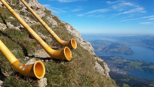 extraRadiO – InfoMix vom 12. September 2019: Ambulante Wohnschule in Velbert, Enkeltrick, Alphorn