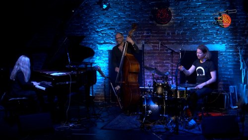 Neulich im Red Horn District: Woman Power in Jazz - Anke Helfrich, Pianistin und Komponistin