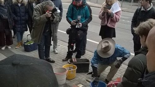 KREFELD MIX: Neuer Stolperstein auf der Sankt-Anton-Straße, Karneval in Krefeld