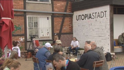 com.POTT: "Utopiastadt" in Wuppertal, Geigen-Werkstatt
