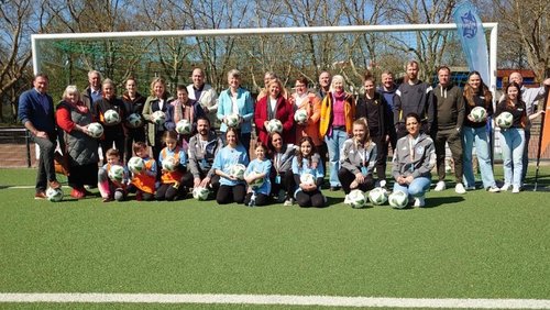 DO-MU-KU-MA: "Mädchen an den Ball" - Mädchen-Fußball beim VfL Hörde in Dortmund