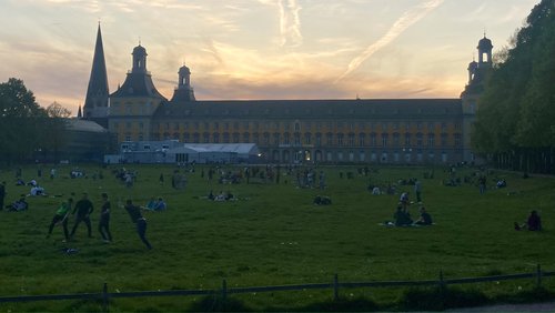 Hier und Jetzt: Medienerziehung für Kinder, Geschichte der Uni Bonn, Arzt-Patient-Beziehung