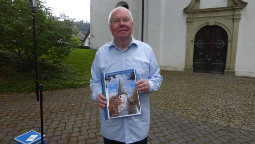 Hiegemann unterwegs: Franz-Josef Huß, Kinder-Kirchenführer St. Peter und Paul Eslohe