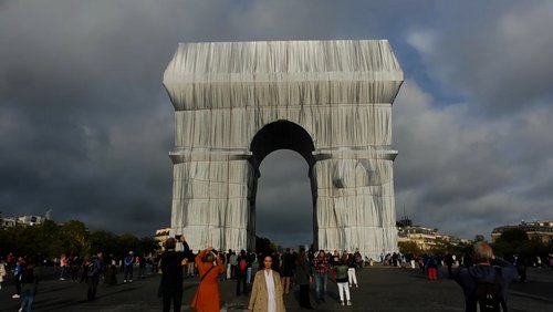 MNSTR.TV: Verhüllter Triumphbogen in Paris, "The Mastaba" - Skulptur, Galerie "SO-66" in Münster