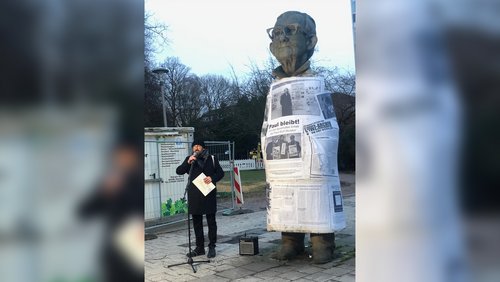 antenne antifa: Montagsspaziergänge, Paul-Wulf-Skulptur in Münster