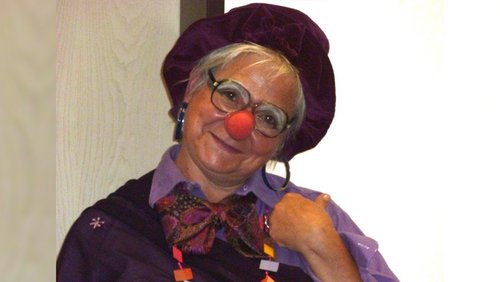 Im Glashaus: Helga Henz-Gieselmann, Kirchen-Clownin