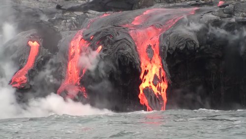 Auf der Suche: Fließende Lava auf Hawaii