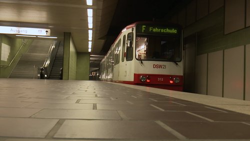 KURT - Das Magazin: U-Bahn-Fahrschüler, Apnoetauchen, Wahlen in Hessen, Zeitumstellung