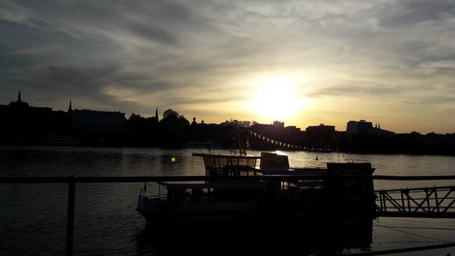 Hier und Jetzt: Wölfe in NRW, 70 Jahre Grundgesetz, Ausflugsziele bei Sonne in Bonn