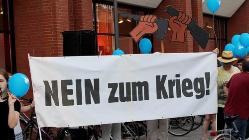 Kein Werben fürs Sterben! Protestaktion gegen die Bundeswehr in Münster