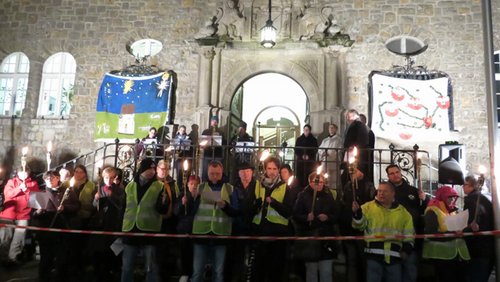 BergTV: Öffnung des Adventsfensters im historischen Rathaus