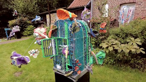 Künstlerkanal Rheinland: Partizipative Schmetterlings-Kunst in Liedberg, Skulpturen von Peter Ratz