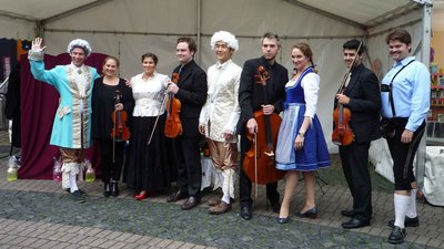 Krefelder Kulturcocktail: "Rhine Side Gallery", "Stick BILDER" in Linn, Operette "Der Vogelhändler" episode artwork