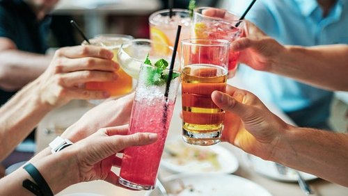 Das Vieraugengespräch: Alkohol – Genuss und Sucht