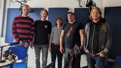 Needle & Grooves: Fireside, Rock-Band aus Schweden